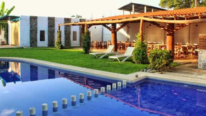 Coacoyul House | Discover BM Zihua Casa de Huéspedes: Pool & Pet Friendly Stay