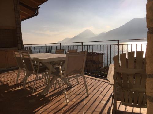 Magugnago Apartment | Indulge in Appartamento DELUXE 1 with Hot Tub & Lake Views