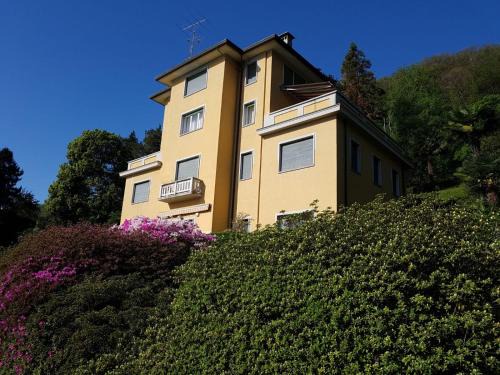 Belgirate Apartment | GIOIOSA 1 Apartment with Terrace and Lake View Awaits