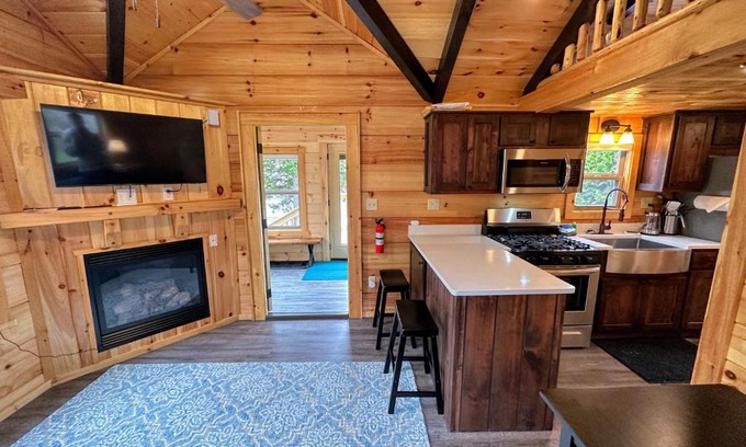 Twin Mountain Ski Chalet | Perfect Retreat: BMV7 Tiny Home Village Near Bretton Woods