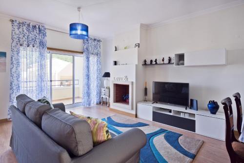 Zambujal Villa | Scenic BmyGuest - Sesimbra Sea View Villa for Families
