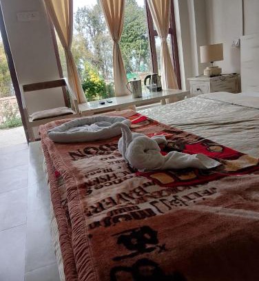 Jhultar Barkhet Hotel | Discover BN Resort: Pet-Friendly Stay with Family Amenities