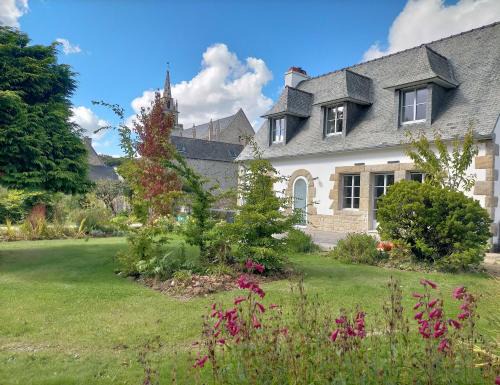 Minihy-Treguier Bed & Breakfast | Top-Rated BnB La Néo Bretonne with Delicious Breakfast