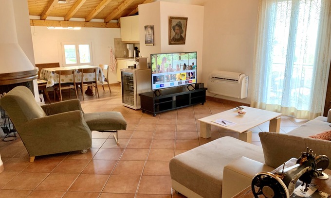 Comano Condo | Pet-Friendly BnB Walterina with Lake Views & Top Reviews