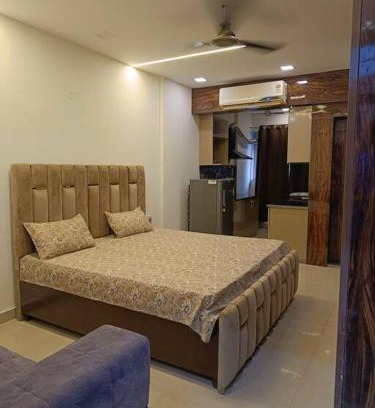 New Delhi Apartment | Top-Rated BnBBuddy Apartment with Breakfast in West Delhi
