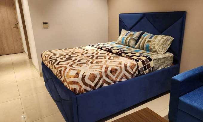 Gurugram Apartment | Modern Studio with AC, WiFi & Breakfast in Gurugram
