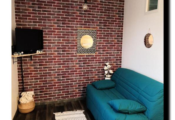 Up 1.5 Saint-Ferreol Apartment | Pet Friendly BnBesak Besancon Micropolis with Great Ratings