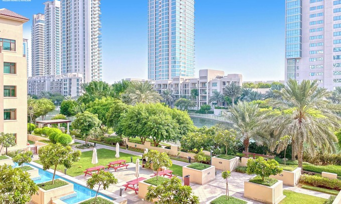 Dubai Apartment | Pet-Friendly 2B - AL Turia with Pool and Breakfast Included
