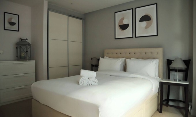 Westminster Apartment | BnBNook - 1BR Minutes from Big Ben and Westminster