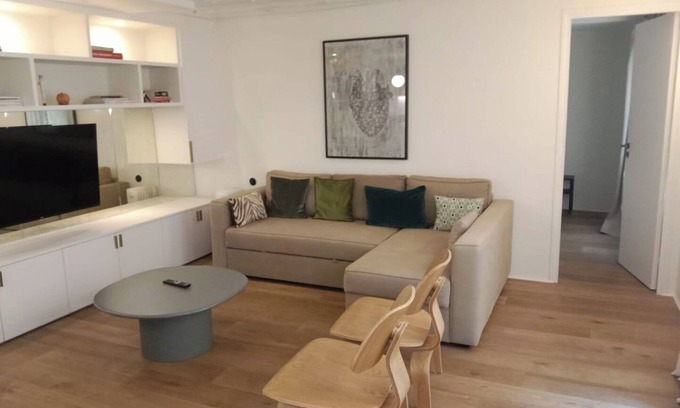 Quartier des Invalides Apartment | BnBNook - Lovely 2BR: Eiffel Tower and River Seine