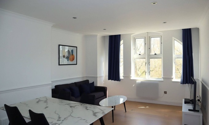Euston Apartment | BnBNook - Stylish 1BR in Historic Central Fitzroy