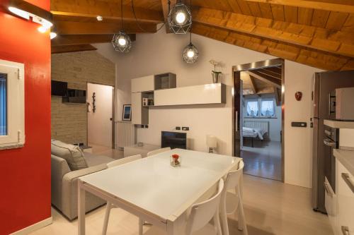 Rho Apartment | Guest Rated 10/10: Bnbook Bilo Conciliazione Awaits You