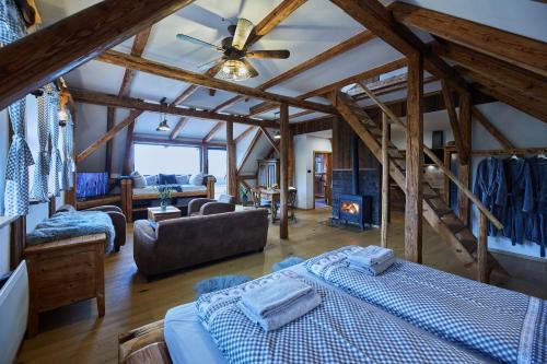 Mirova pod Kozakovem House | Experience Božská usedlost with Ocean Views & Hot Tub