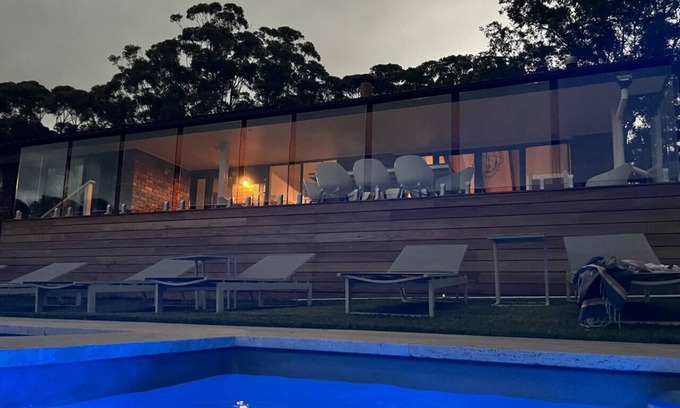 Berry House | Bó Farm Berry - Designer Luxury Farmhouse with Pool & Spa