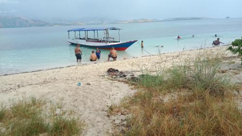 Riung Boat Rental | Boa Ende Boat Trip