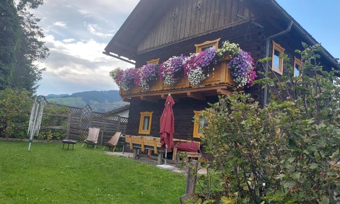 Am Feuersang House | Boahäusl: Family-Friendly Retreat with Kitchen Amenities