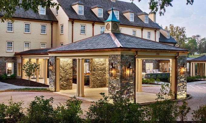 Ednam Resort | Pet-Friendly Boar's Head Resort with Oceanfront Amenities
