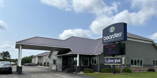 Wetmore Hotel | Discover Boarders Inn & Suites: Poolside Retreat in Munising