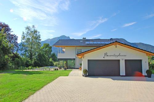 Gmain Apartment | Pet-Friendly Boardinghouse with Oceanfront Views