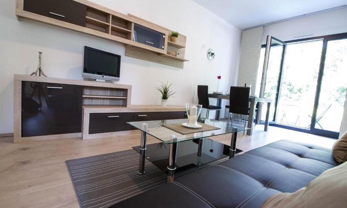 Baar-Ebenhausen Apartment | Cozy Boardinghouse-Ebenhausen with 8.5/10 Review Score