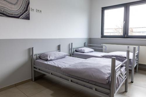 Hanau Apartment | Budget-Friendly Boardinghouse Kayser in Hanau, Free Parking