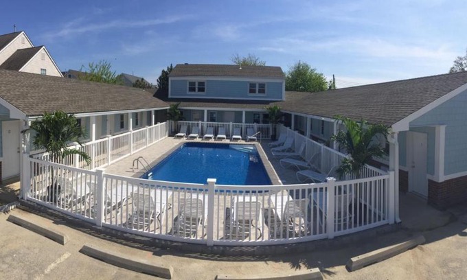Point Pleasant Beach Hotel | Beachfront Bliss at Boardwalk Beach Inn - Family Friendly Stay