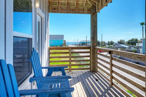 Flour Bluff House | Roseate Spoonbill by AvantStay: Pool & Boat Dock Retreat