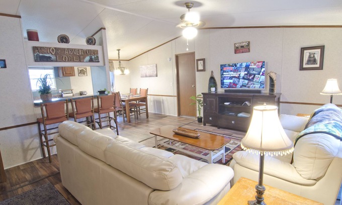Astor House | Prime Boat Parking near 4 Springs & Racetrack - Guest Rated 10/10