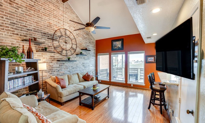Corpus Christi Condo | Experience North Padre Island Condo - Steps from the Beach!