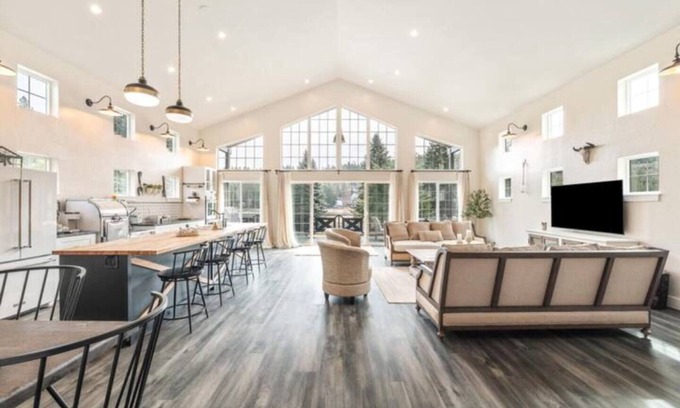 Coeur d'Alene House | Experience Lakeside Landing: Family Fun with Water Toys