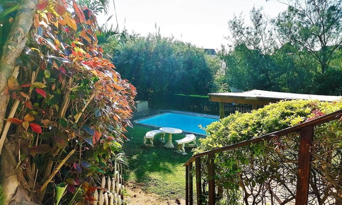Ramsgate South Apartment | Idyllic Boathouse Bed and Biscuit - Family-Friendly Cabin
