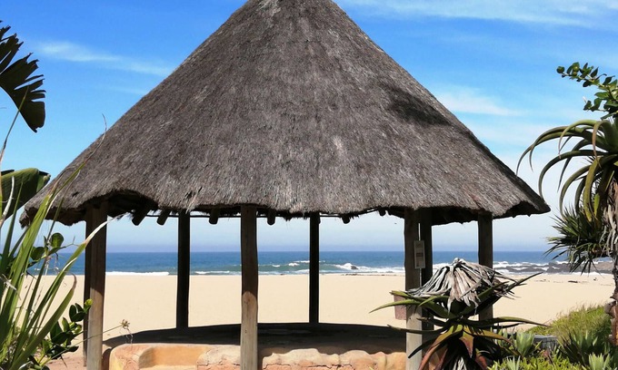 Ramsgate South Apartment | Cozy Boathouse Bed and Biscuit with Ocean View & Pool