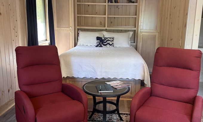 Seal Cove Cottage | Waterfront Cottage Retreat Near Acadia National Park