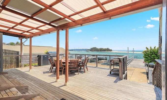 Huskisson House | Pet-Friendly Oceanfront Escape at Boatshed and Boathouse