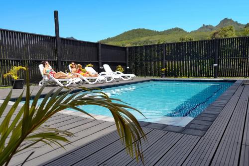 Rarotonga House | Discover Boaza Place: Oceanfront Bliss with Pool Access