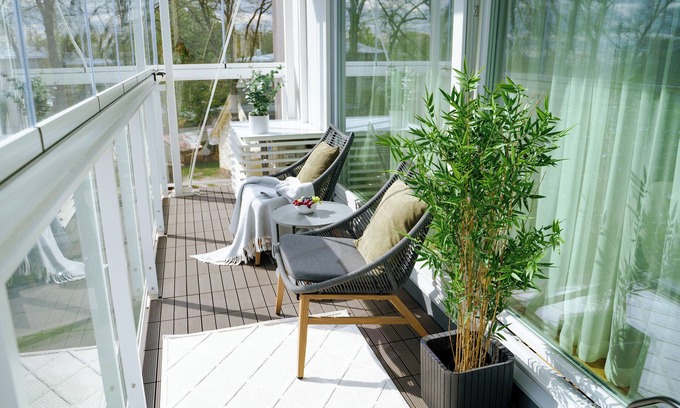 Parnu Apartment | Explore Bob W Pärnu: Oceanfront Bliss with Breakfast Included