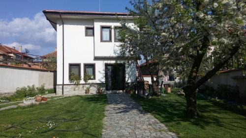 Panagyurishte House | Discover Bobekova Kashta: Pet-Friendly Stay with Hot Tub