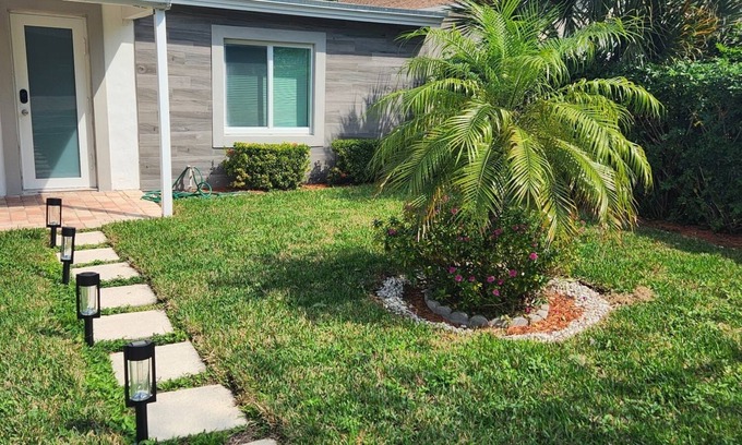 Boca Raton House | Discover Boca Jewels: Relax with Heated Jacuzzi & Ocean Views