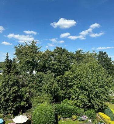 Auf den Holln Apartment | Pet-Friendly Bochumer Dachnest with Family Amenities