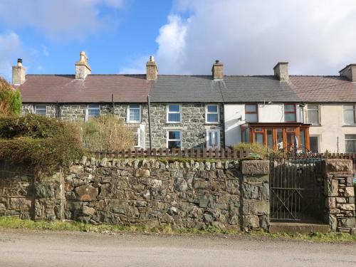 Caernarfon House | Discover Bod Feurig: A Family-Friendly 4-Star Retreat
