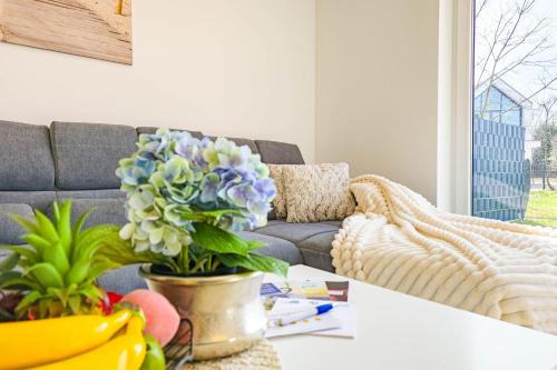 Fuhlendorf House | Discover Boddenblick 11a: Family-Friendly & Pet Welcoming