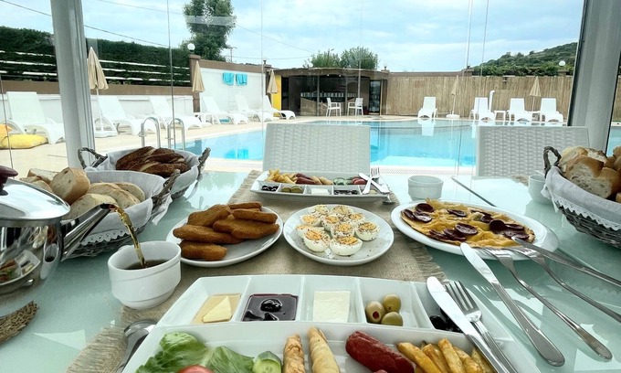 Sile Hotel | Discover Bodega Butik Otel: Family-Friendly with Ocean Views