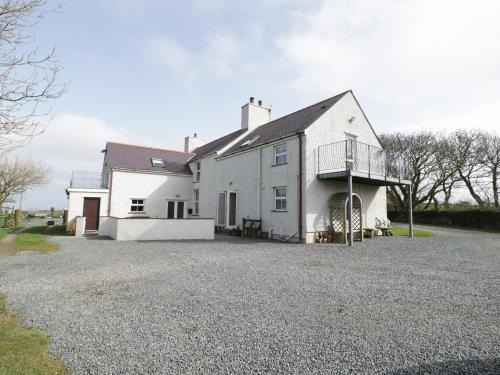 Llanddeusant House | Exceptional Bodegri Cottage - Child Friendly & 9.8/10 Rating
