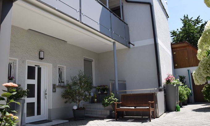 Meckenbeuren Apartment | Cozy Apartment 'Bodensee Gresser' with Terrace and Wi-Fi