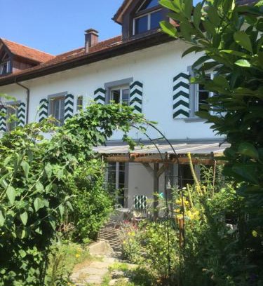 Guettingen Apartment | Cozy Bodensee Moosburg Biohof with Private Beach Access