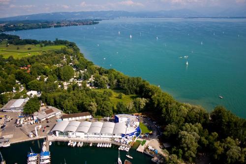 Gohren Hotel | Oceanfront Bodensee Yachthotel Schattmaier with Hot Tub