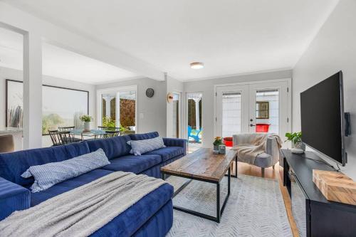 West End Apartment | Enchanting Bodur's Nest with Pet-Friendly Charm