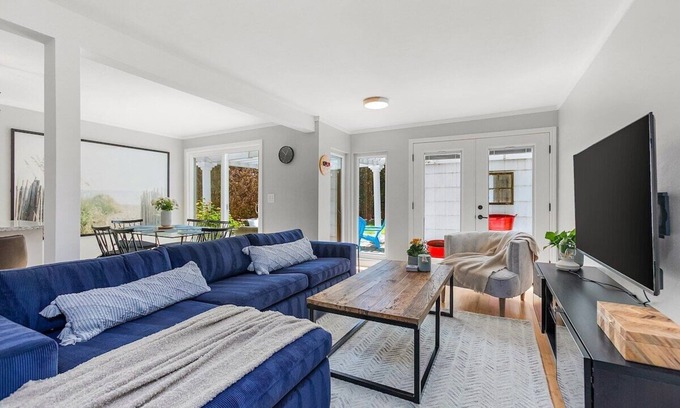West End House | Experience Bodur's Nest Whispering Garden: Pet-Friendly Retreat