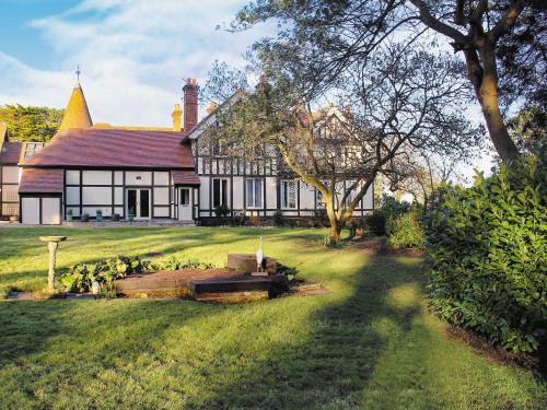 Ryde House | Exceptional Bodwen Corner Cottage - 4-Star Family Retreat