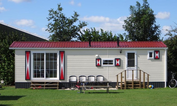 Veere Ski Chalet | Oceanfront Boerderijcamping Plantlust: Family-Friendly Stay